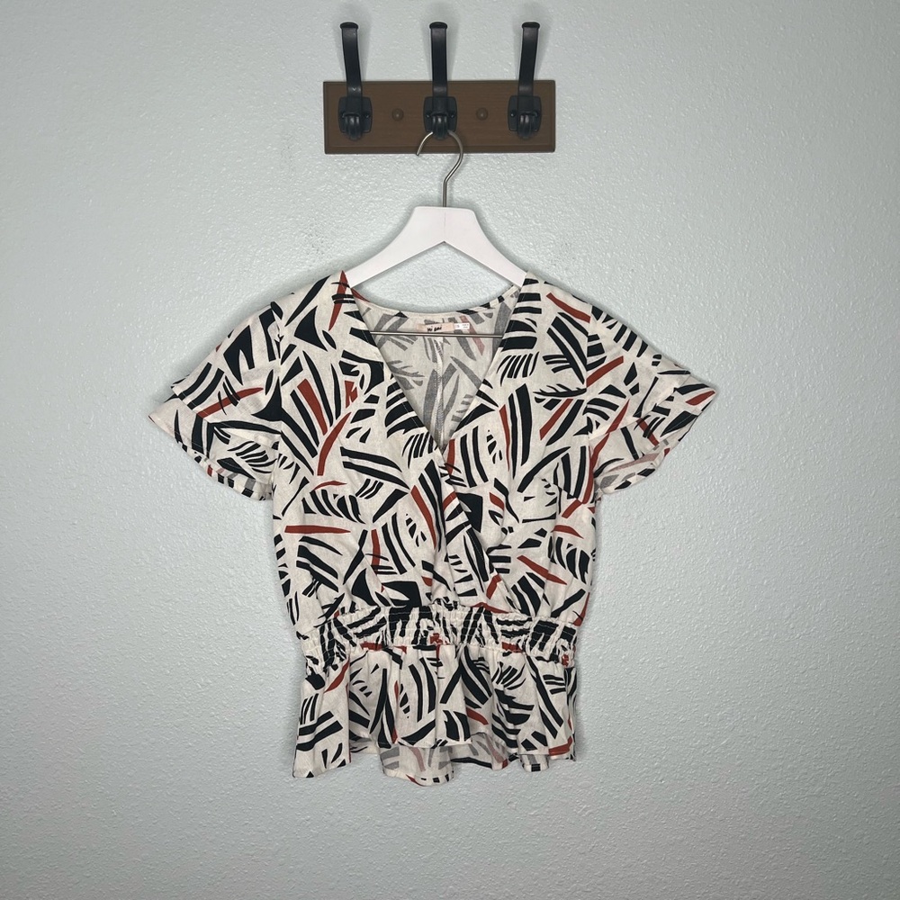 Mi Ami Linen Blend Abstract Print Ruffle Sleeve V-Neck Blouse